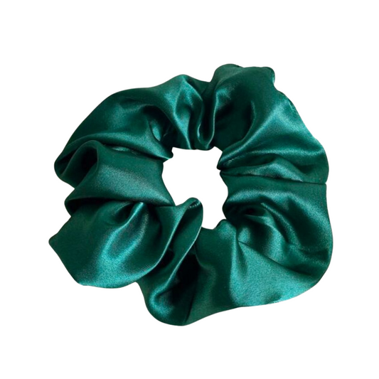 Green satin hair scrunchie (2 uni por $6.00)